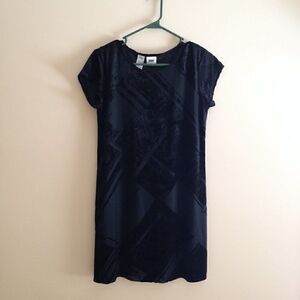 DKNY Black Velour damask Dress Size M.
